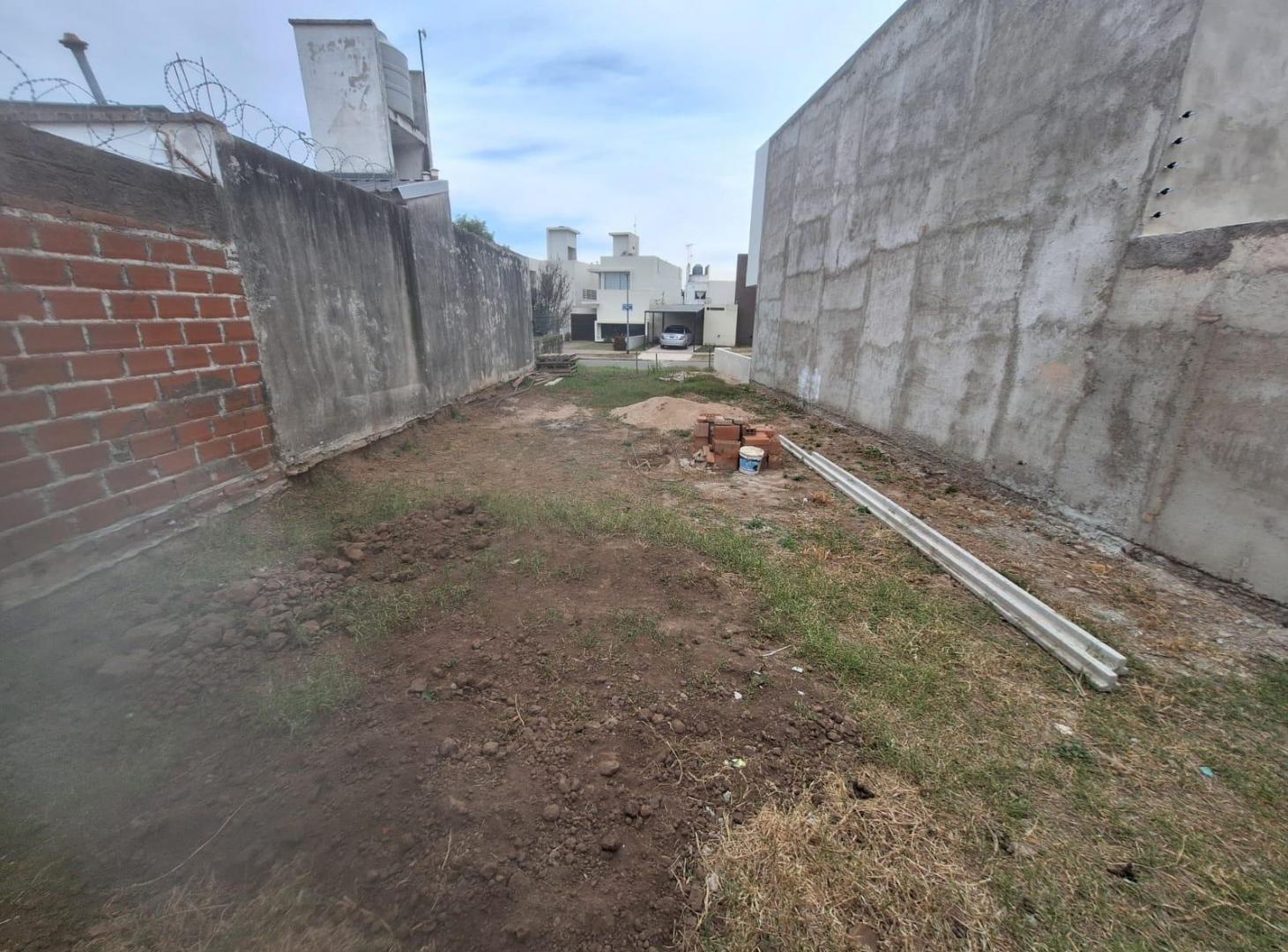 Foto de VENTA Lote Apto DUPLEX - Nuevo Poeta Lugones - 155 m2, imagen 2