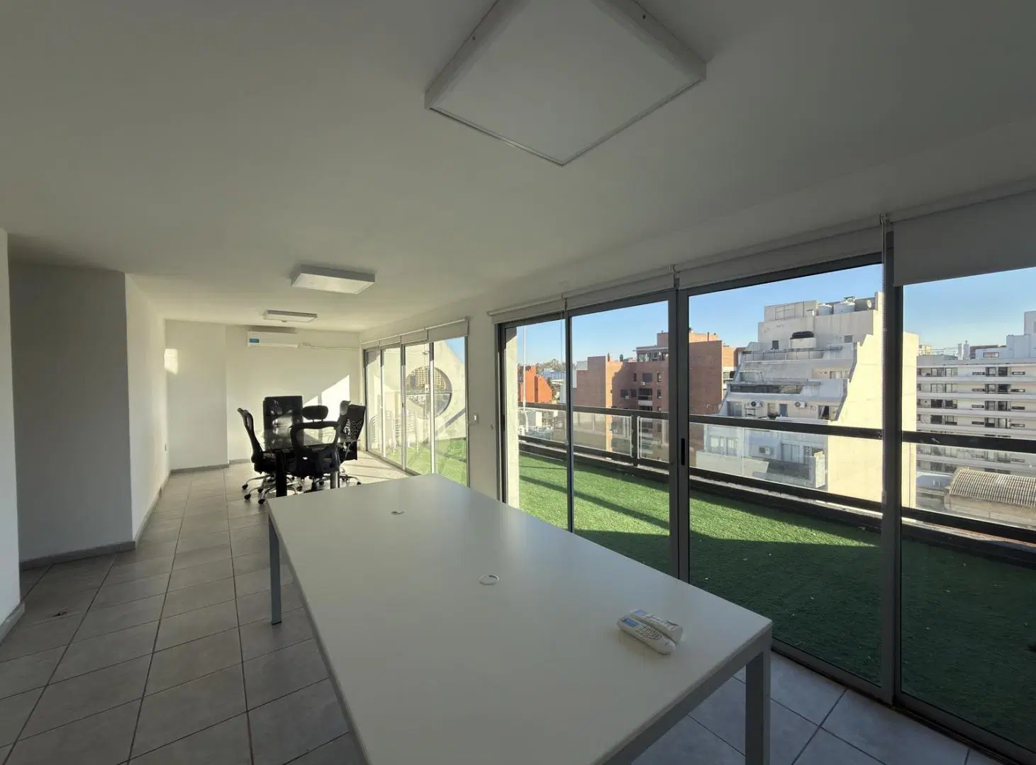 Oficina en alquiler con gran terraza propia en el corazón de General Paz 4