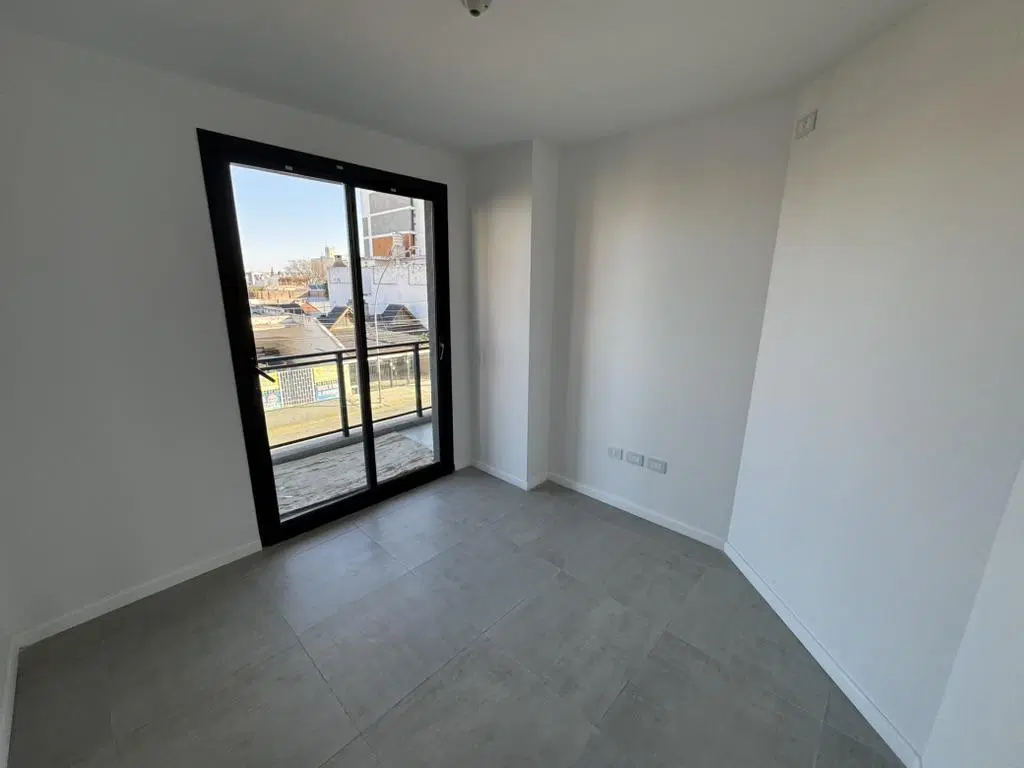 VENTA DEPTO 2 DORM BALCON FRENTE GENERAL PAZ 5