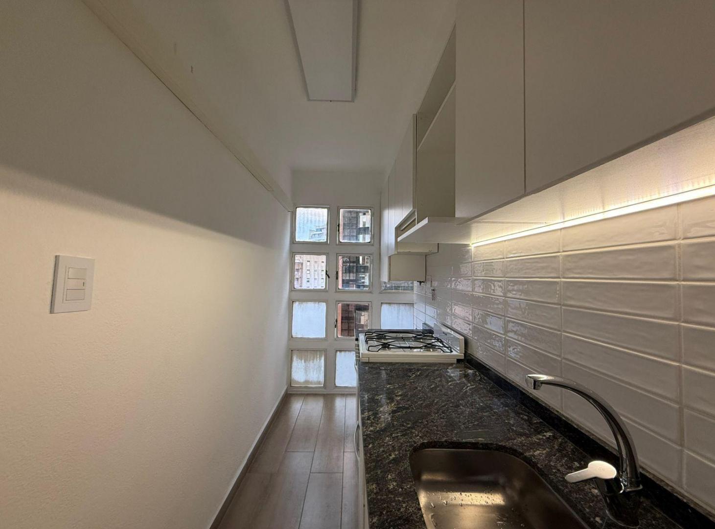 Foto de DEPARTAMENTO EN VENTA 1 DORM REMODELADO NUEVA CBA EXCELENTE UBICACIÓN, imagen 2