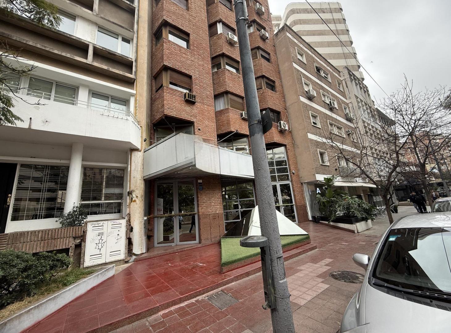 Foto de GRAN E IMPORTANTE LOCAL COMERCIAL DE 383 MTS SOBRE CAÑADA. CORDOBA, imagen 1