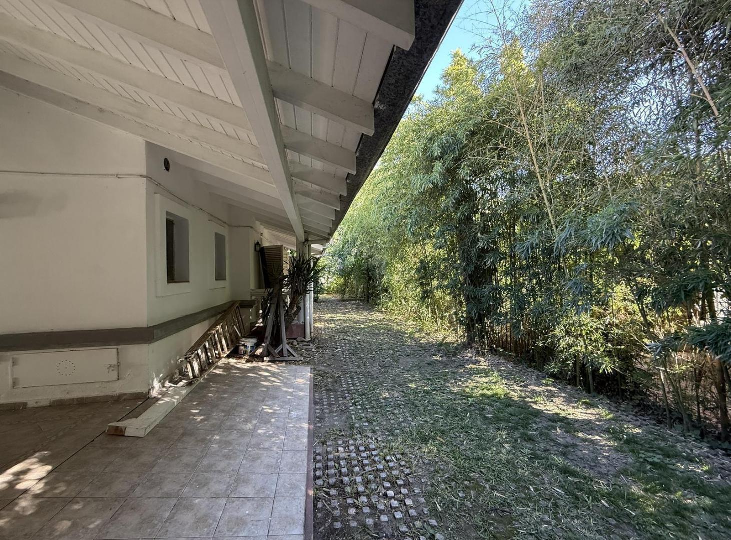 Foto de Venta casa 4 dorm - Lote central - Lomas de la carolina, imagen 4