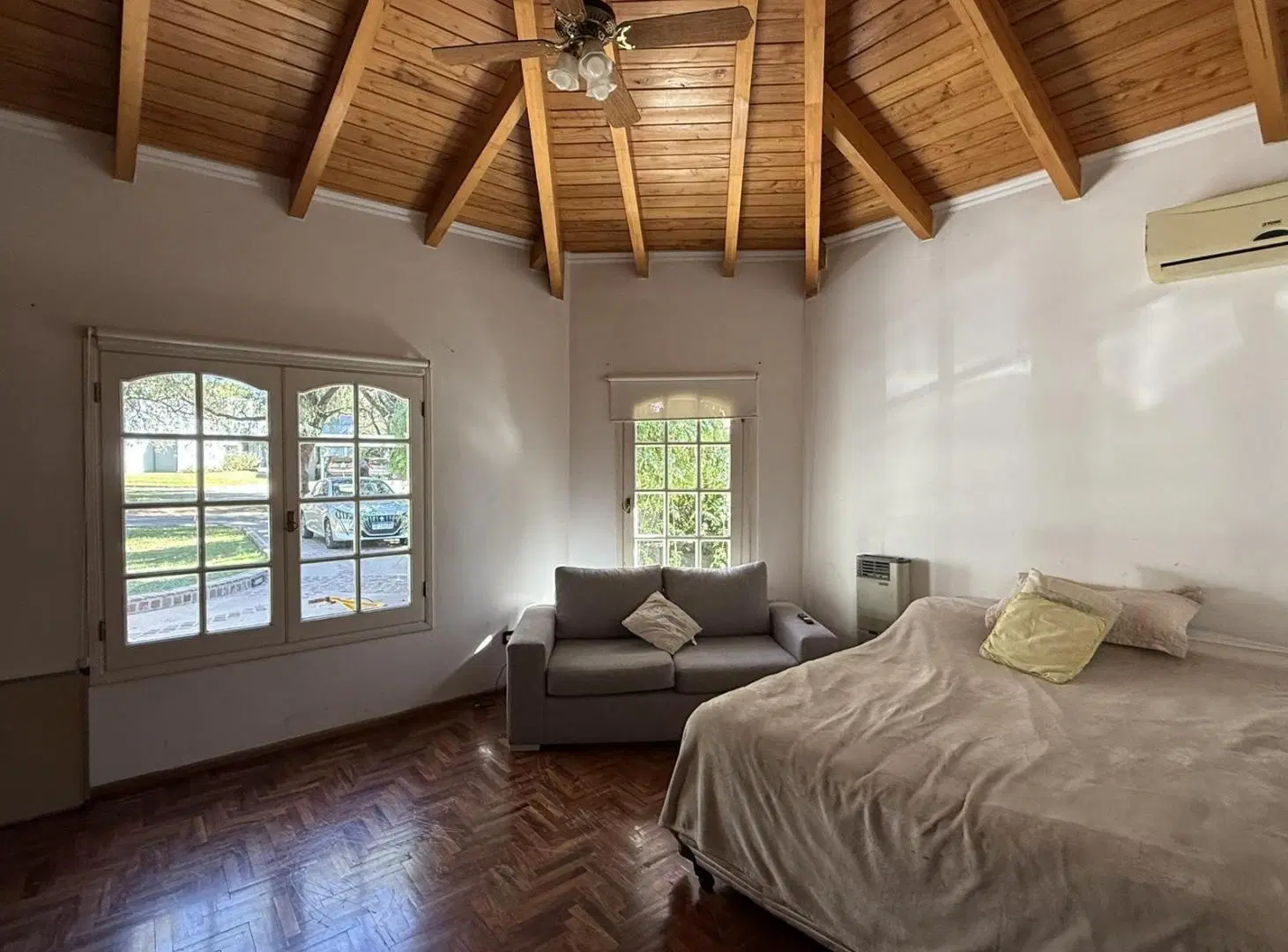 Venta casa 4 dorm - Lote central - Lomas de la carolina 3