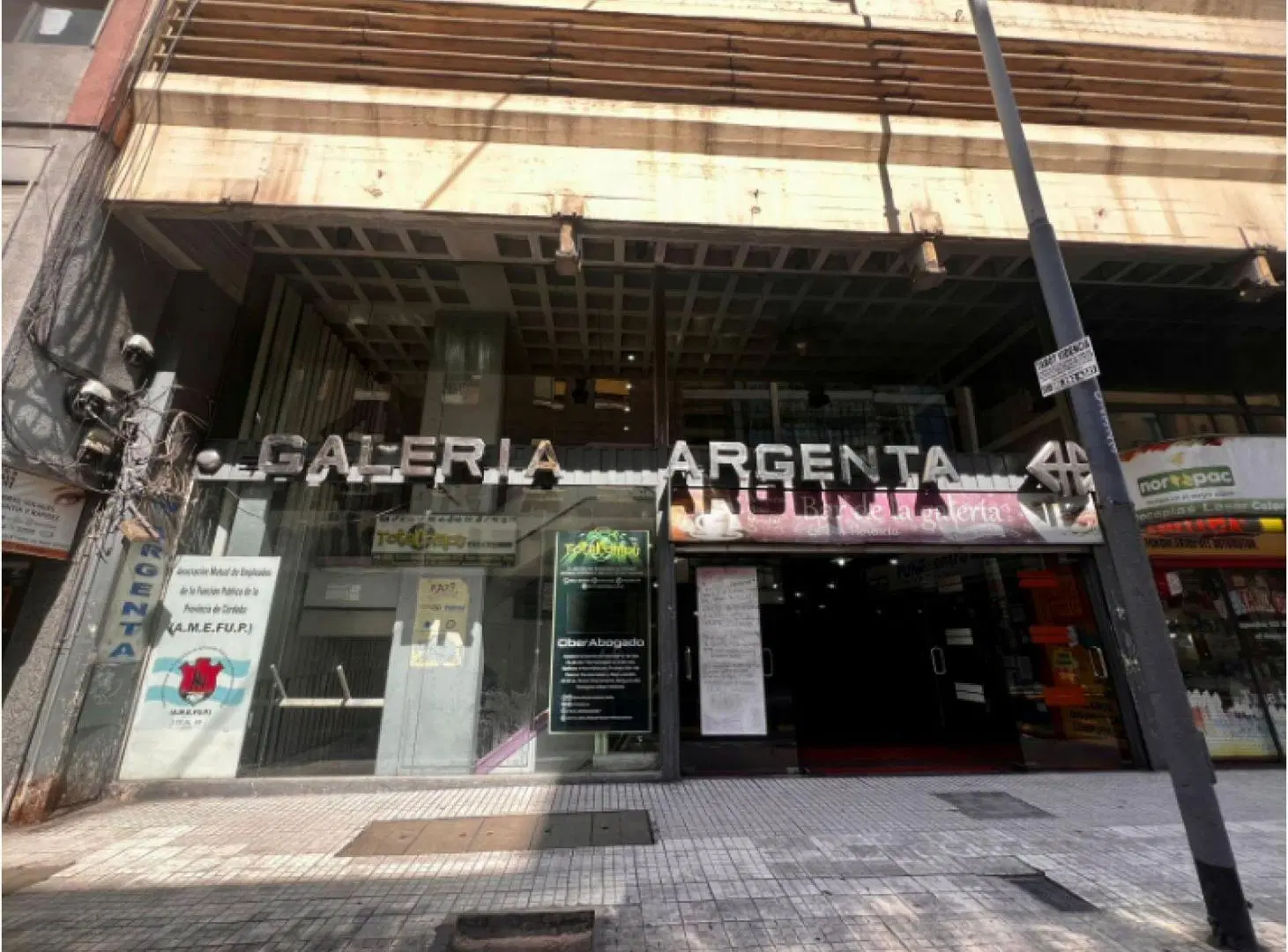 VENTA 2 OFICINAS CONTIGUAS EN GALERIA ARGENTA 1