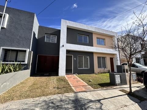 DUPLEX 3 DORM LA PAYA 1 CON SEGURIDAD ZONA SUR