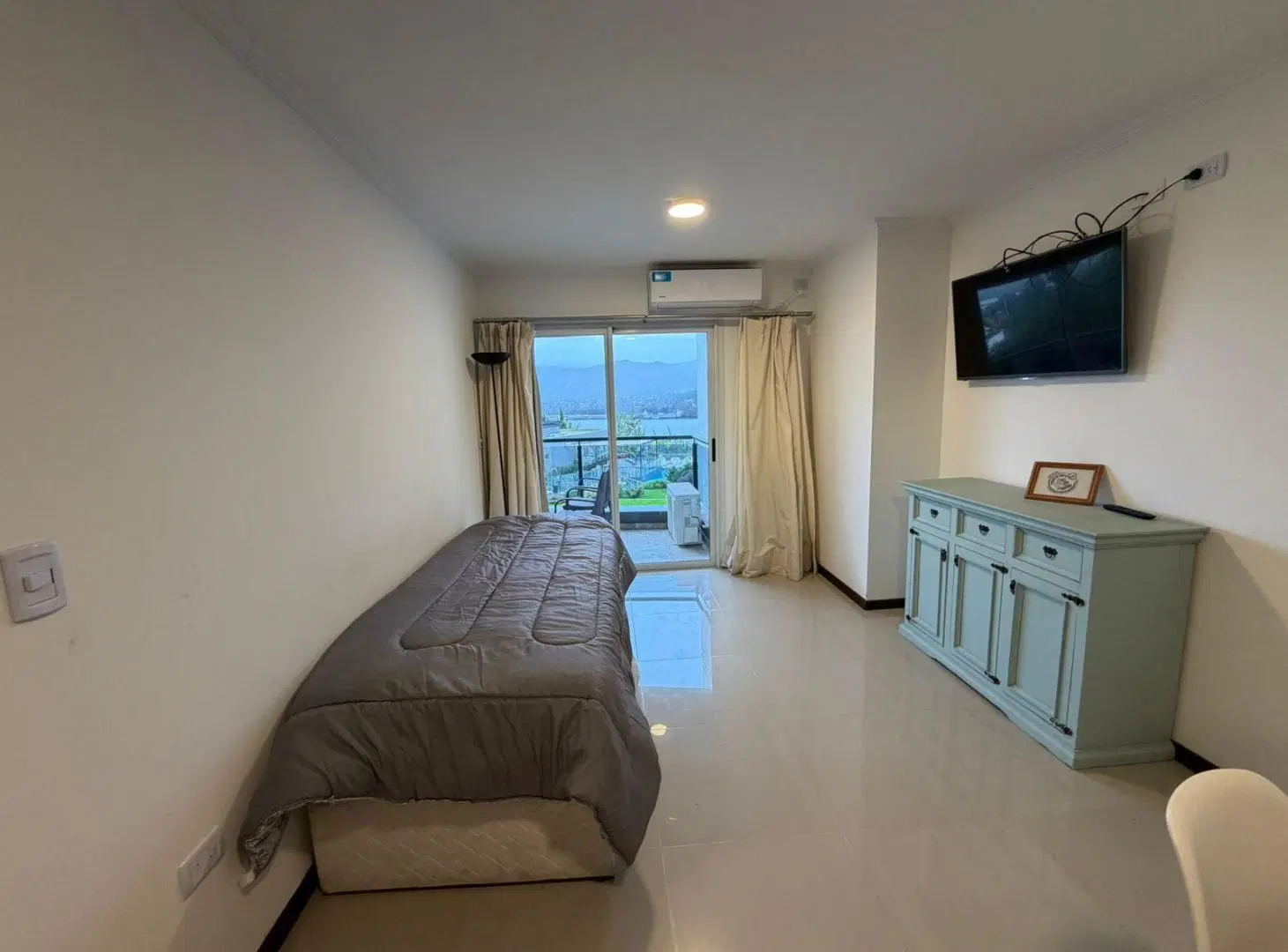 Departamento en venta 1 dormitorio amoblado y equipado Venetto Village Villa Parque Siquiman 2