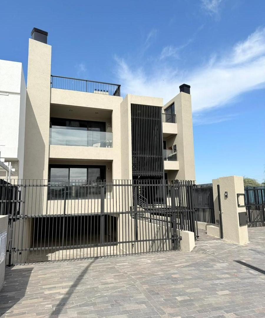VENTA - DEPTO CON PATIO - COSTAS DE MANANTIALES Córdoba