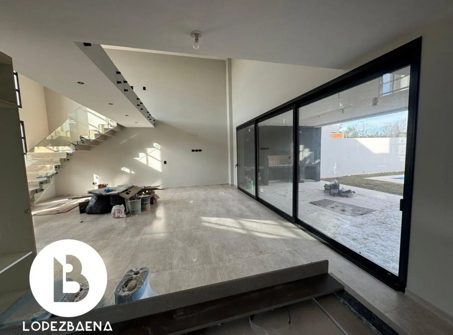 Casa en La Luisita en VENTA 4 Dormitorios 3 Baños asador y pileta 8