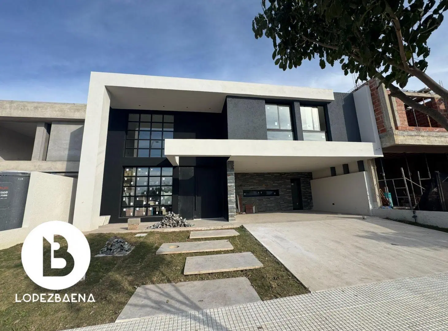 Casa en La Luisita en VENTA 4 Dormitorios 3 Baños asador y pileta 2
