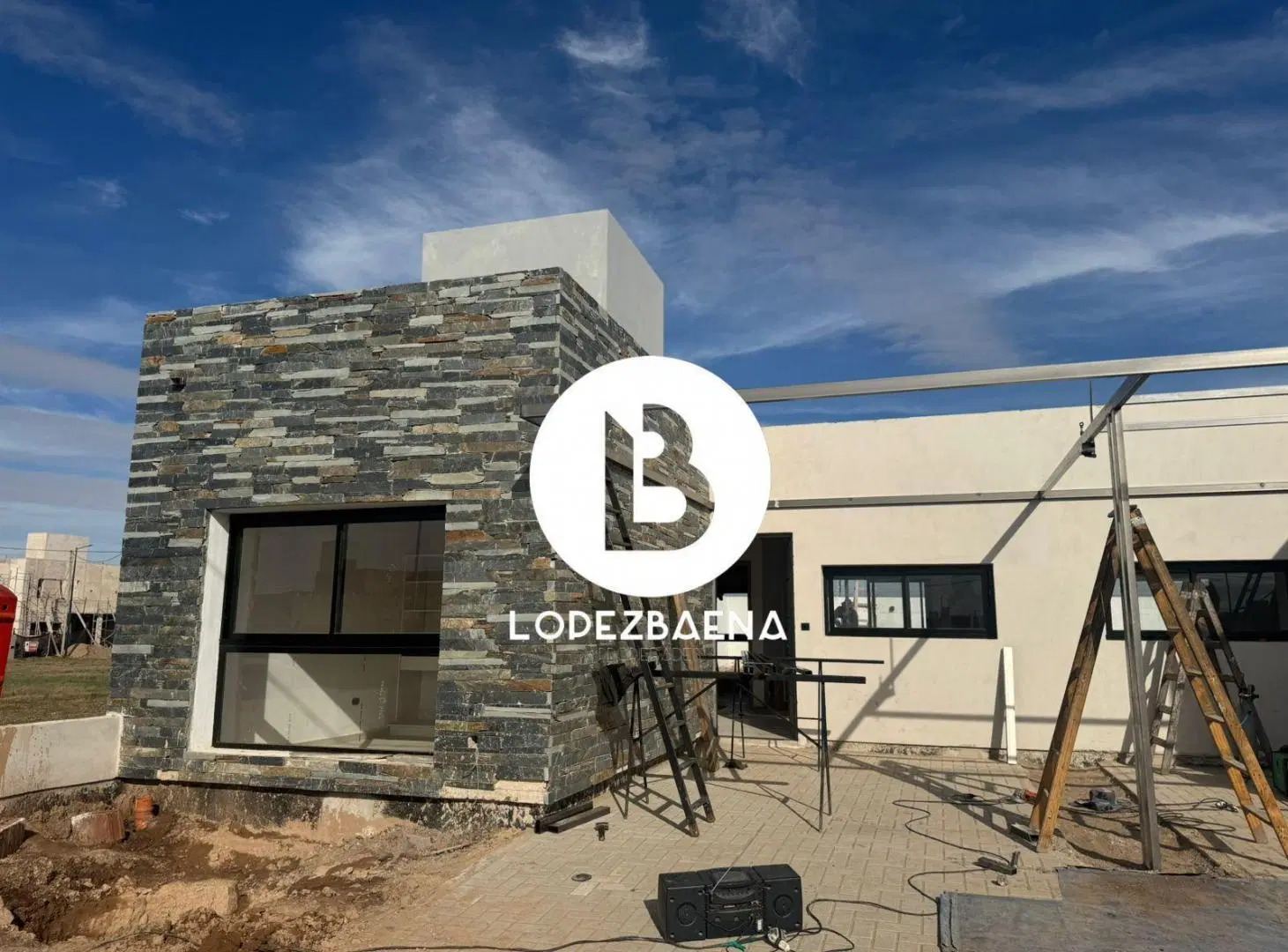 Casa en VENTA 2 Dormitorios 1 baño con parrilla y cochera en Pampas De Manantiales 3
