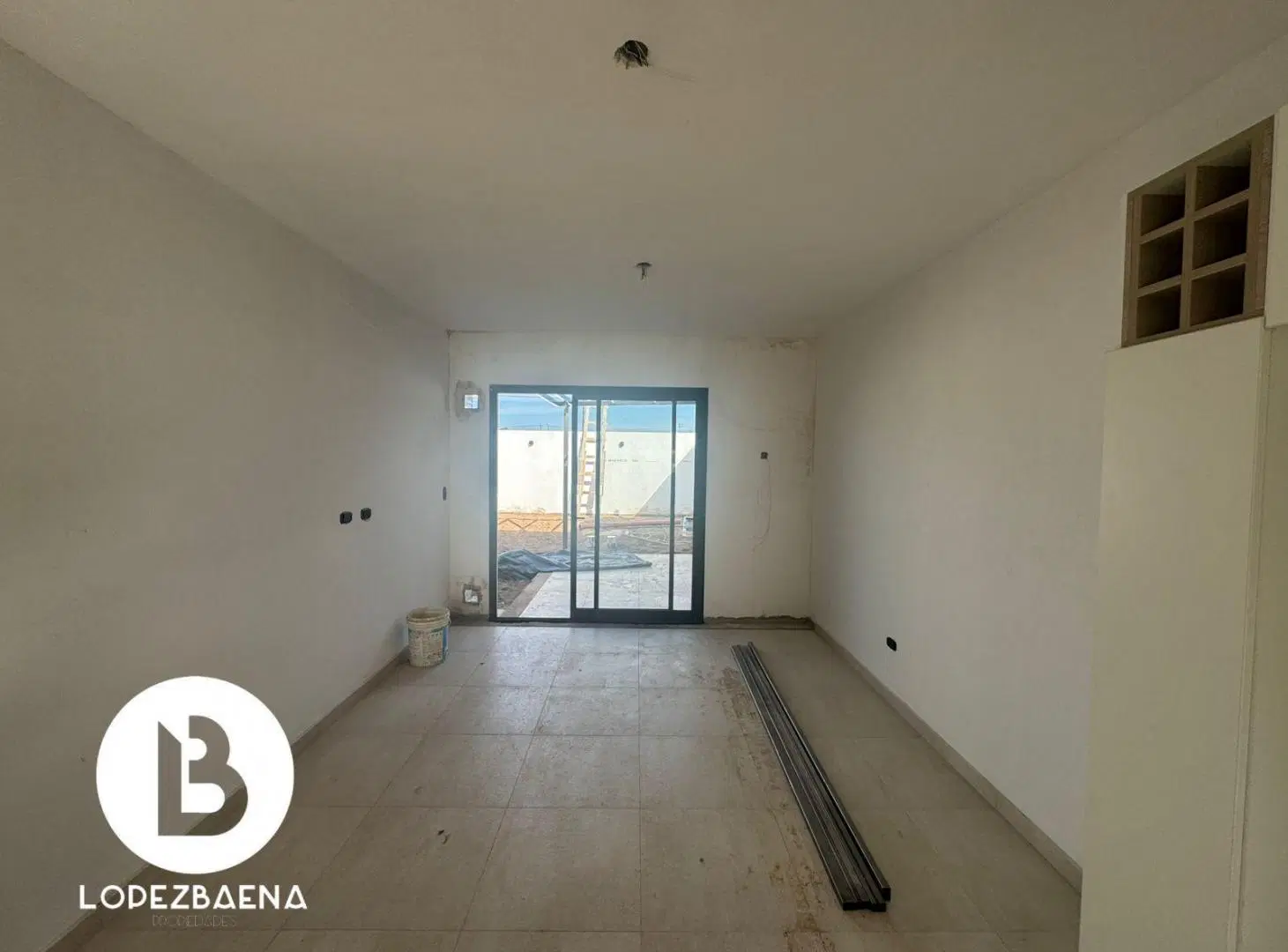 Casa en VENTA 2 Dormitorios 1 baño con parrilla y cochera en Pampas De Manantiales 1