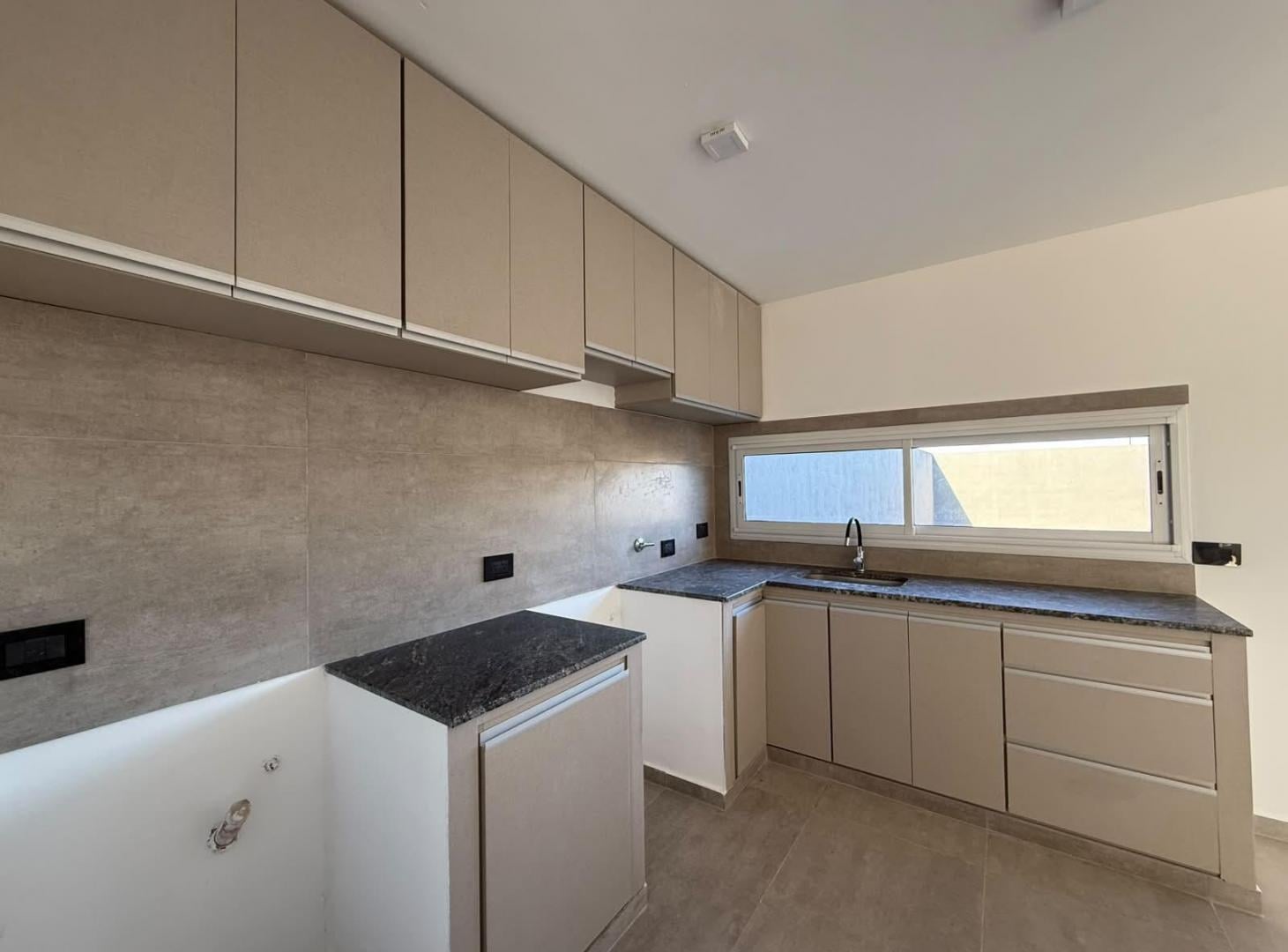 Foto de DUPLEX EN VENTA 3 DORM DOCTA, imagen 3