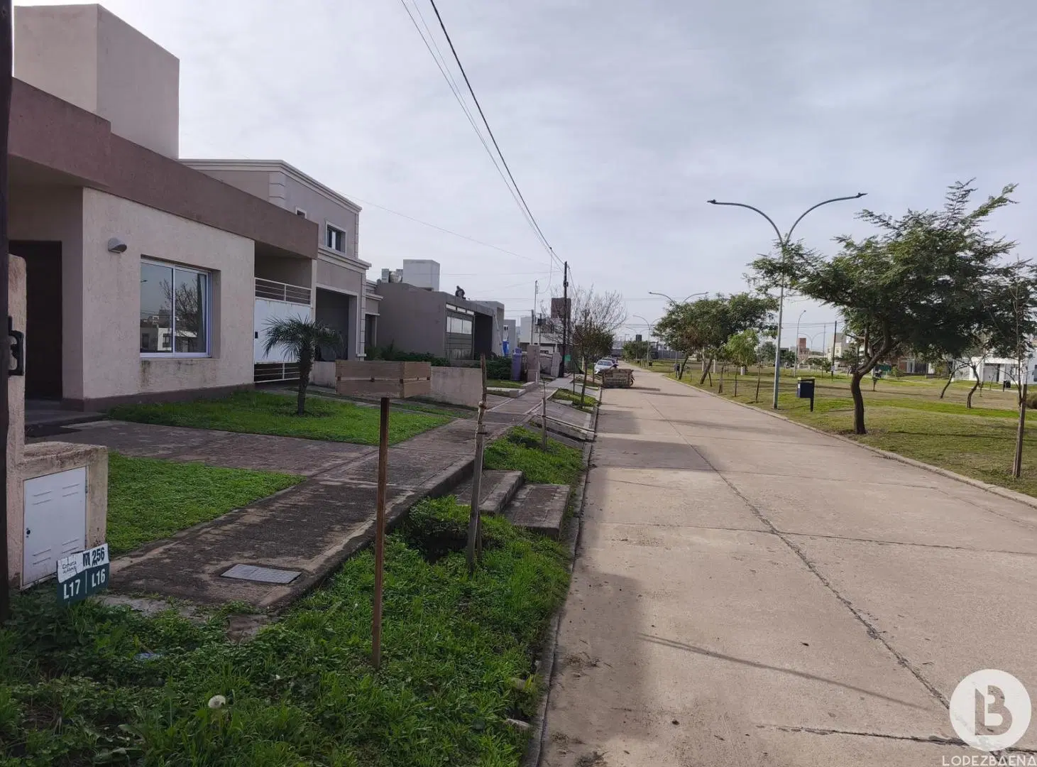 Casa en Venta en Comarca de Allende-Frente a Plaza-1 planta-3 dormitorios-Apta Credito (No Banco Nac 4