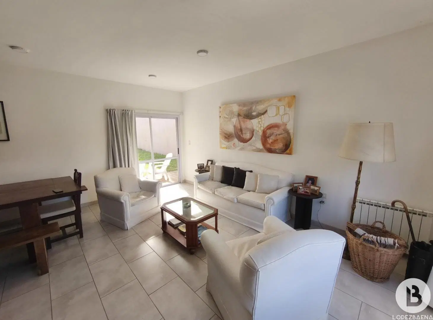 Casa en Venta en Comarca de Allende-Frente a Plaza-1 planta-3 dormitorios-Apta Credito (No Banco Nac 5