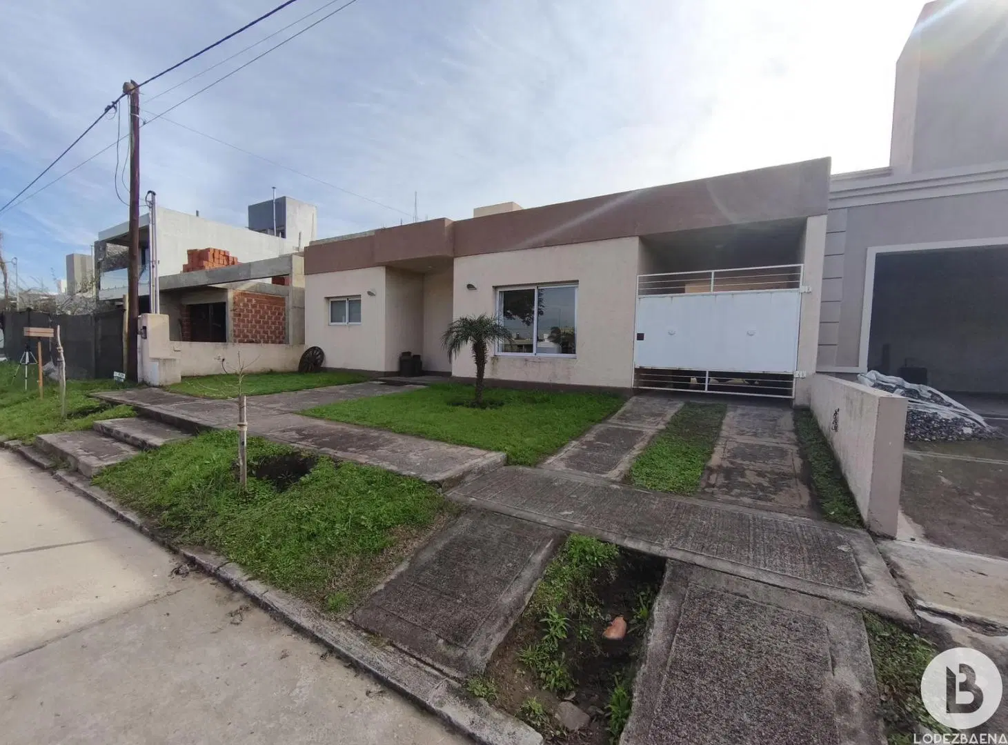 Casa en Venta en Comarca de Allende-Frente a Plaza-1 planta-3 dormitorios-Apta Credito (No Banco Nac 2