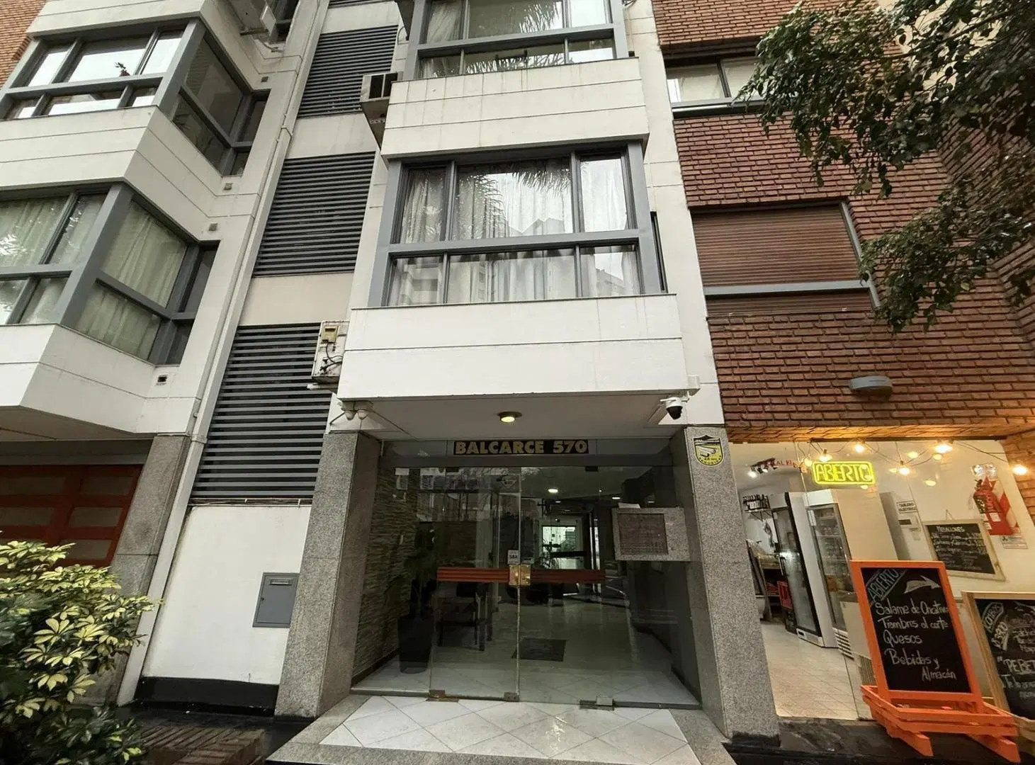 Alquiler 1 dorm en Nueva Cordoba - Patio en el edificio 2