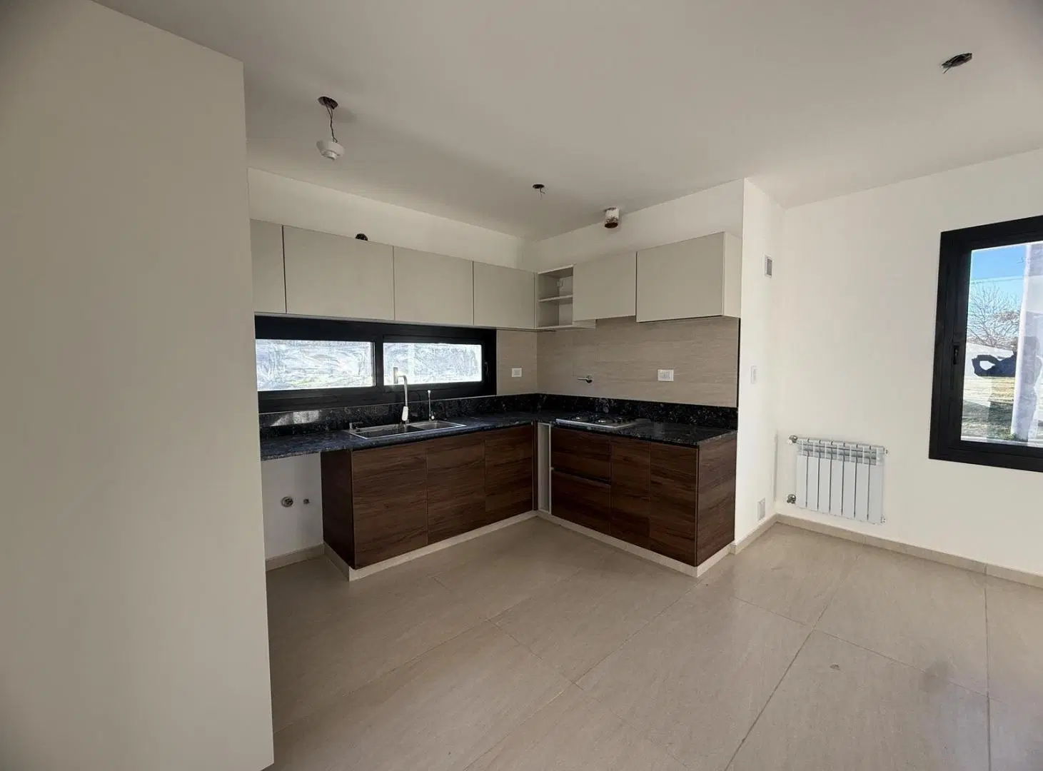 VENTA DUPLEX DE CATEGORIA 3 DORM, 3 BAÑOS, 2 COCHERAS. JARDIN DE LAS TEJAS 5