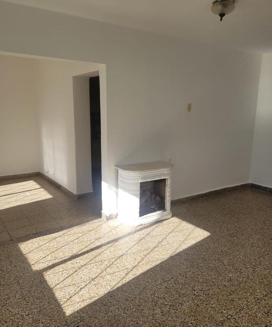 Foto de Alquiler Casa 3 dormitorios en 2 plantas con cochera doble Bajo Palermo, imagen 2