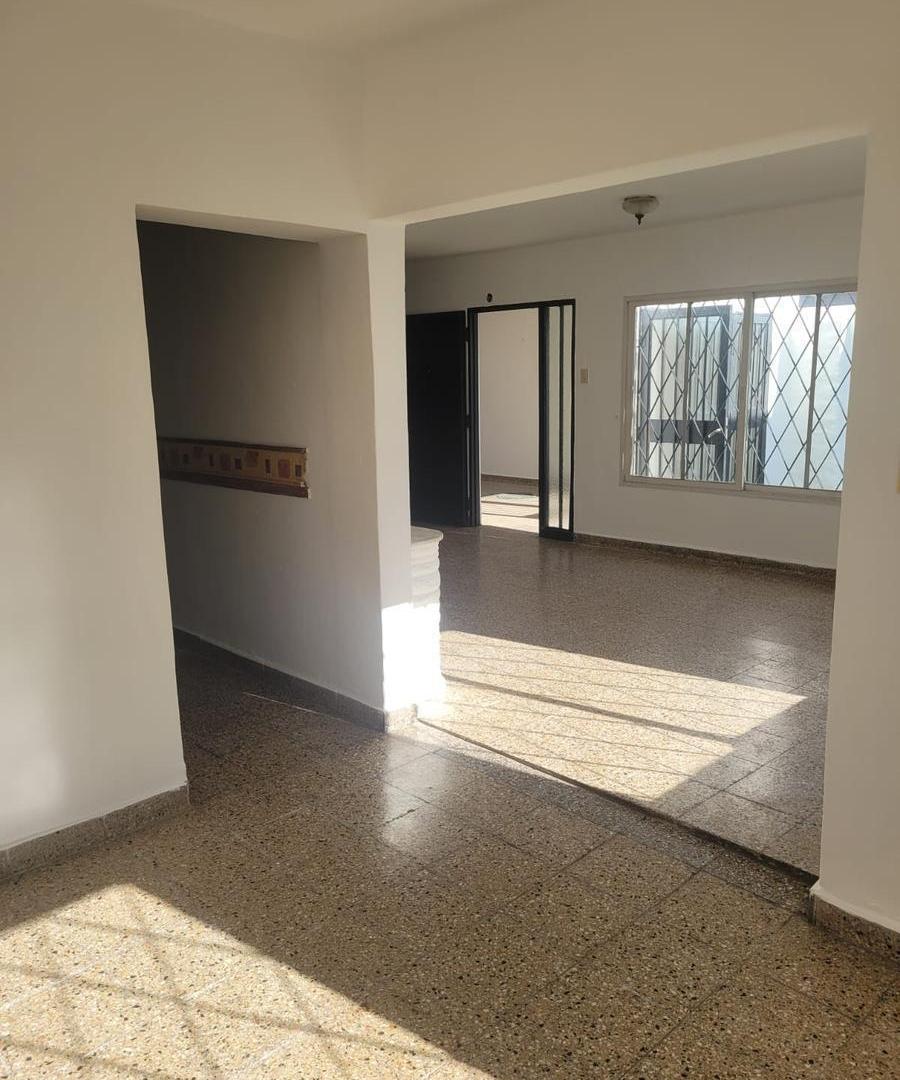 Foto de Alquiler Casa 3 dormitorios en 2 plantas con cochera doble Bajo Palermo, imagen 4