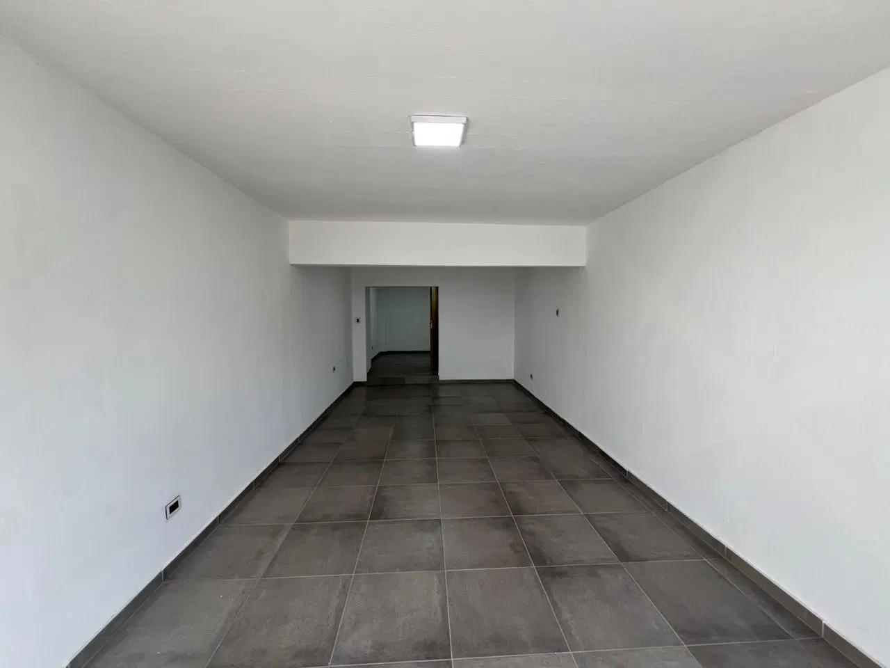 Alquilo Local reciclado en Mariano Moreno casi Pueyrredón en Observatorio 4