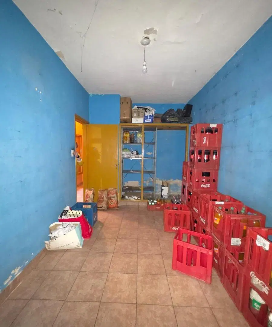 Casa más fondo de comercio, terreno zona D / 3 pisos. 8