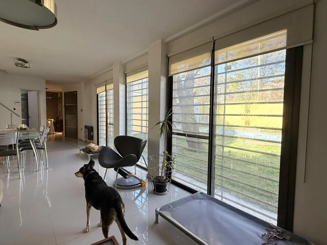 VENTA - CASA 2 DORM MODERNA - B° QUISQUIZACATE 3
