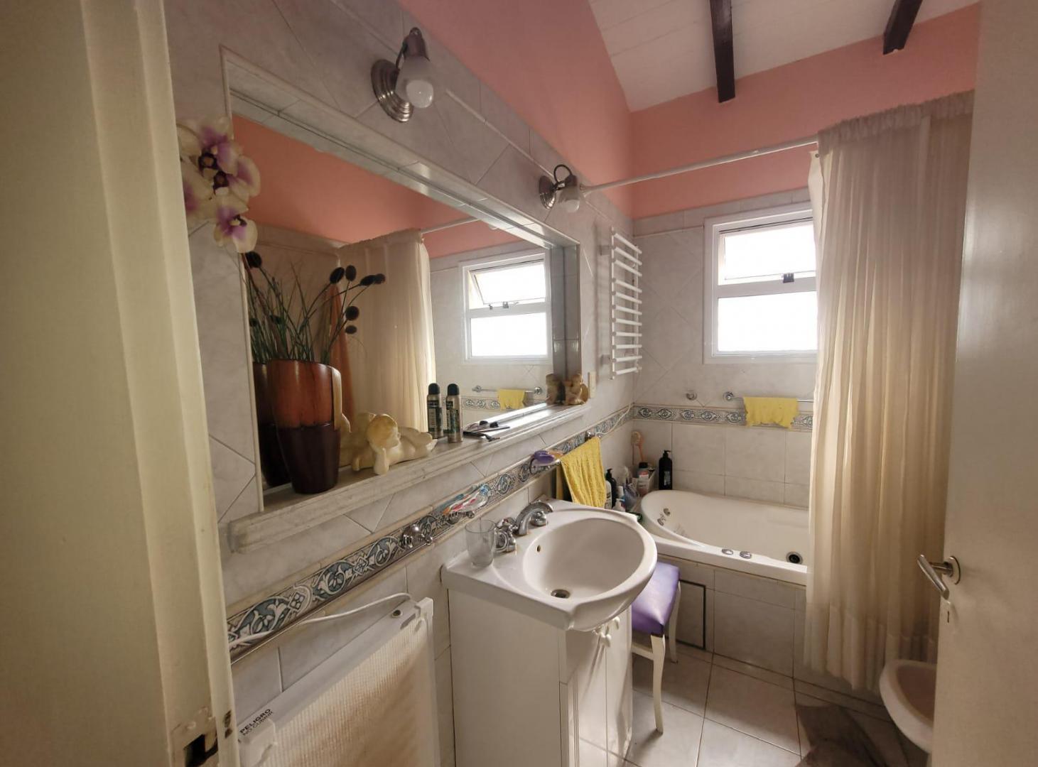 Foto de Vendo espectacular Casa, 6 ambientes, 1500 m2 de terreno. Villa edén, imagen 3