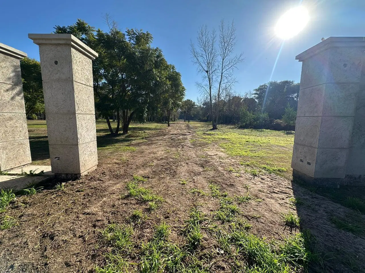FINCA HELENA. Housing de 6 lotes con escritura y servicios! Seguridad y Naturaleza 3