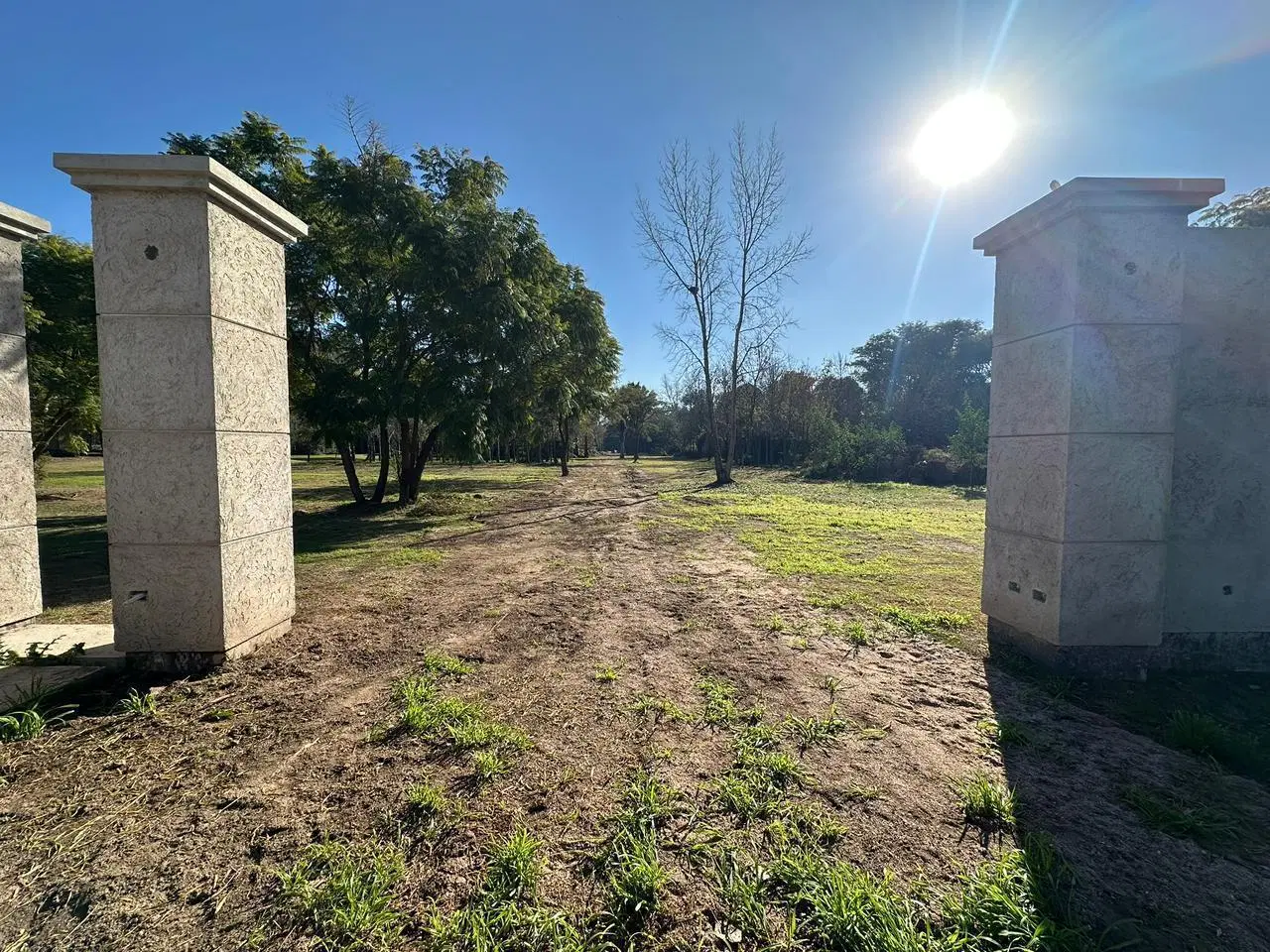 FINCA HELENA. Housing de 6 lotes con escritura y servicios! Seguridad y Naturaleza 2