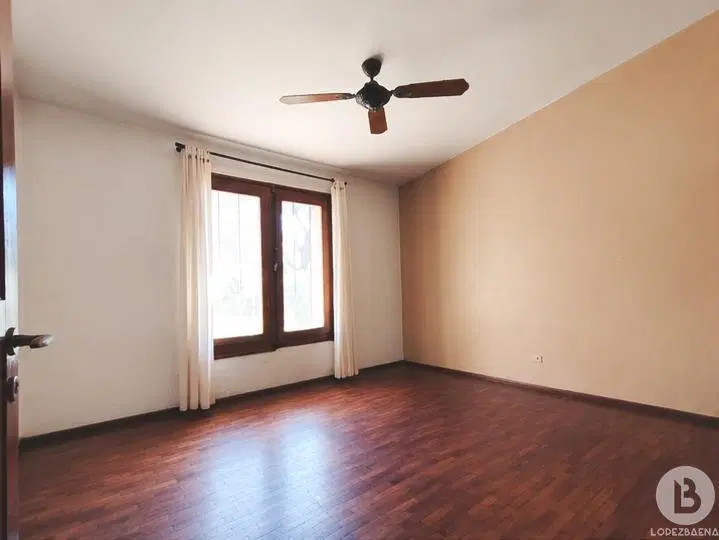Casa en Venta en el Golf de Villa Allende con un parque increible!. 5