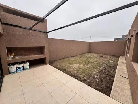 CASA 3 DORM COCHERA DOBLE DOCTA CENTRAL FINANCIADA 8