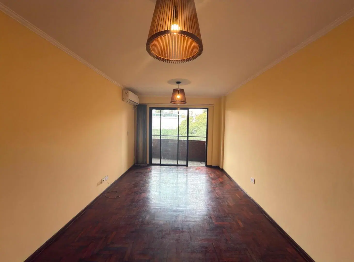 ALQUILO DEPTO 1 DORM Y MEDIO AV POETA LUGONE, NUEVA CBA, FRENTE A PLAZA SAN MARTIN!!! 3