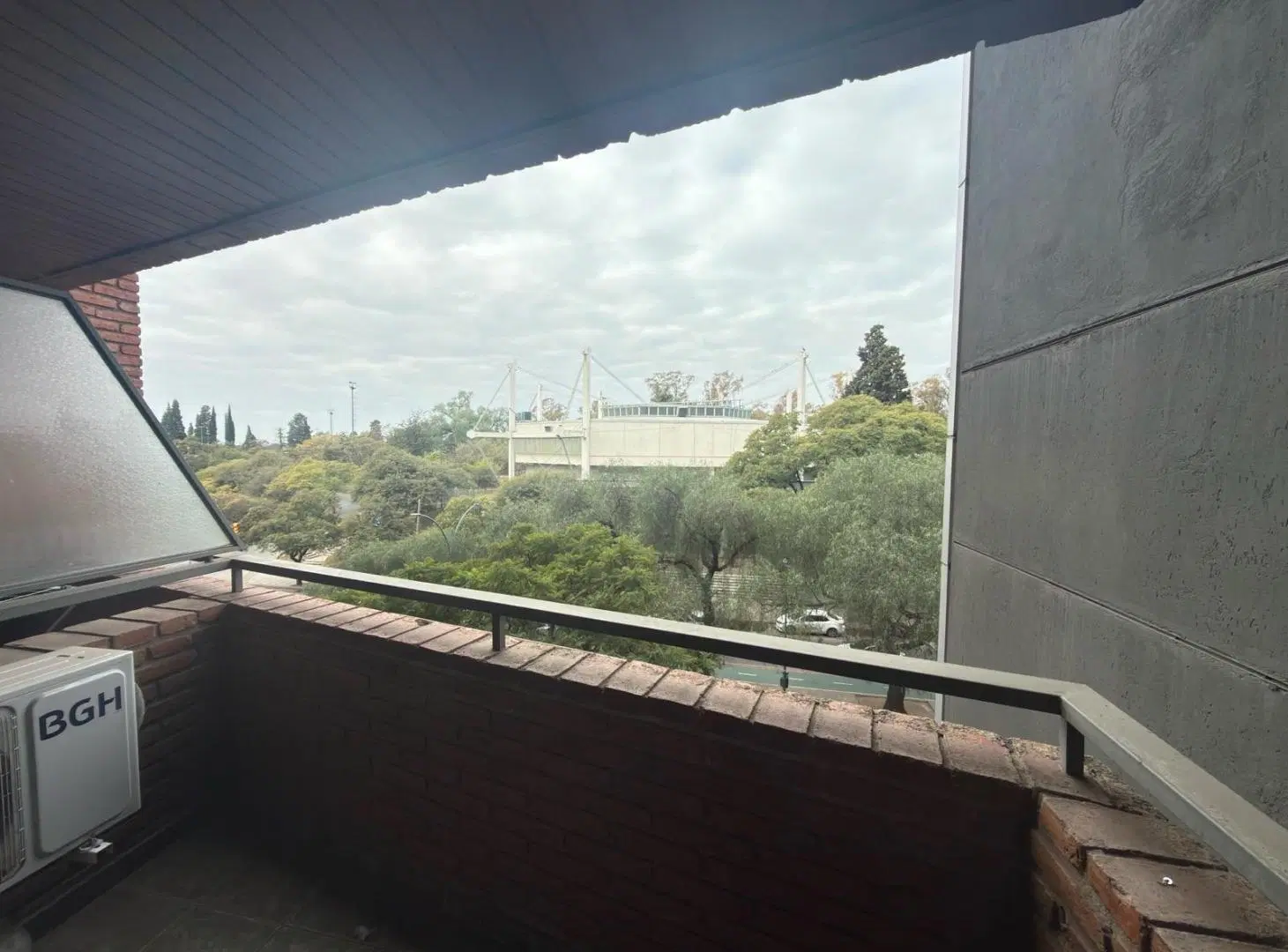ALQUILO DEPTO 1 DORM Y MEDIO AV POETA LUGONE, NUEVA CBA, FRENTE A PLAZA SAN MARTIN!!! 2
