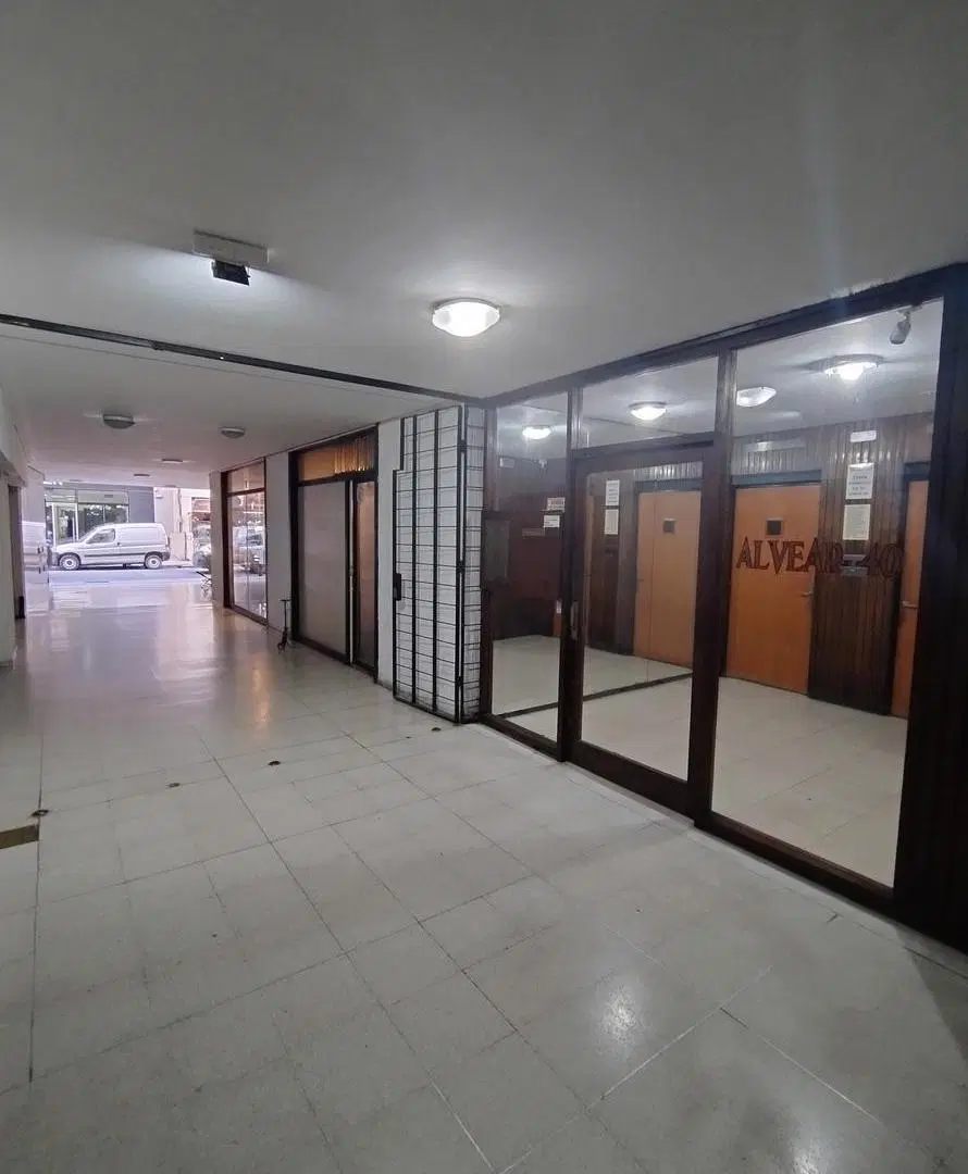 Departamento 2 dorm., Centro, balcón con parasoles, renovado a nuevo 5