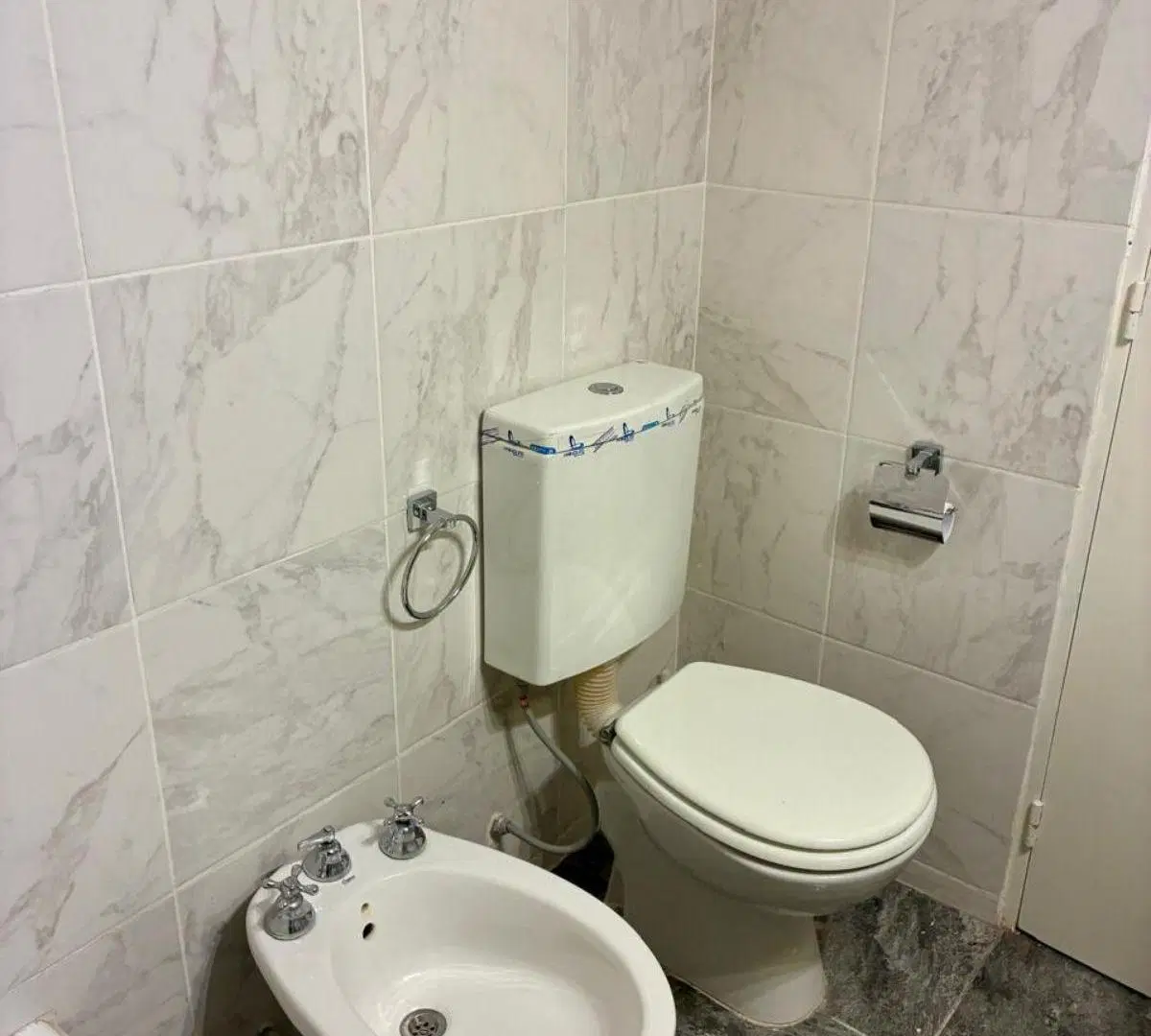 Departamento 2 dorm., Centro, balcón con parasoles, renovado a nuevo 4
