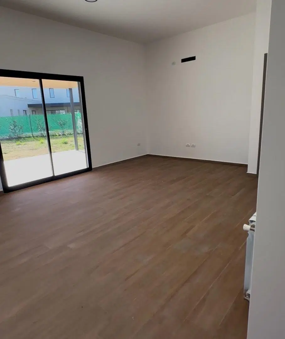 VENDO CASA 3 DORMITORIOS, SUITE Y VESTIDOR, CALEF CENTRAL, GALERIA CON ASADOR 4