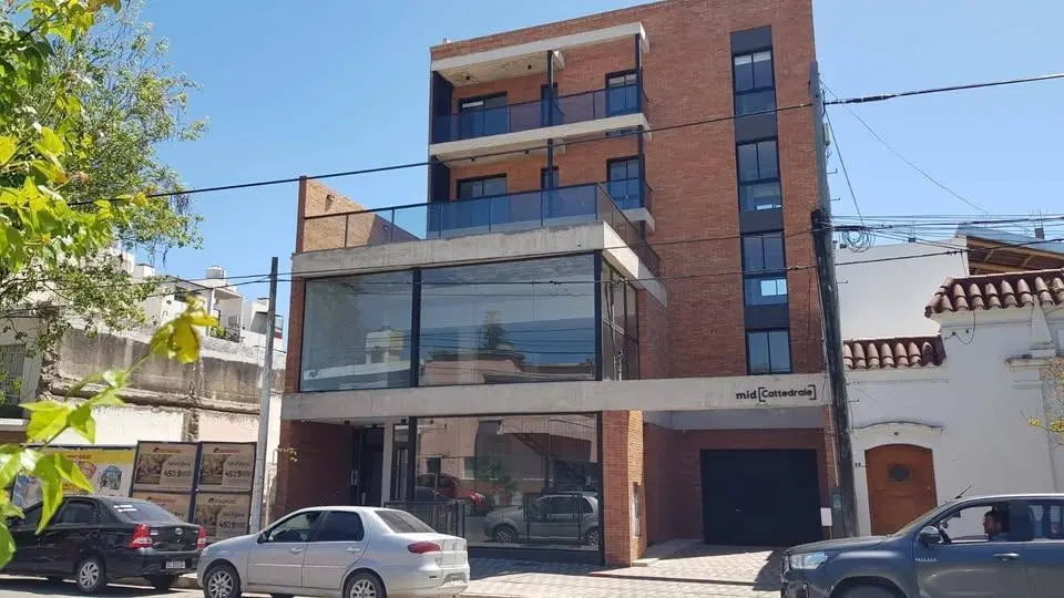 ALQUILO DEPARTAMENTO DE CATEGORIA EN ALTA CORDOBA A MTS DE LA PLAZA 3