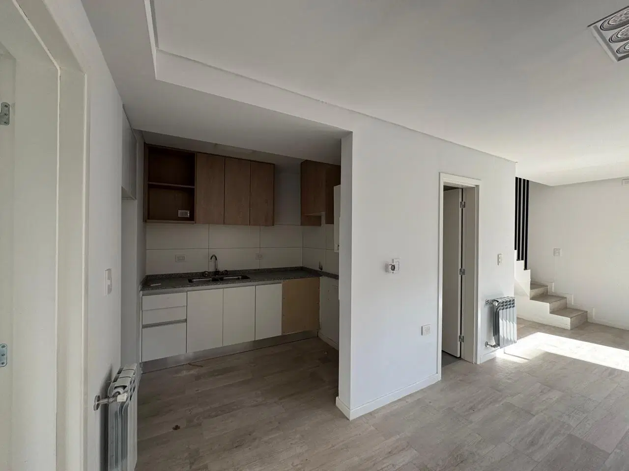 En Venta Duplex 3 dorm. en complejo Distrito 20 B° Poeta Lugones 5