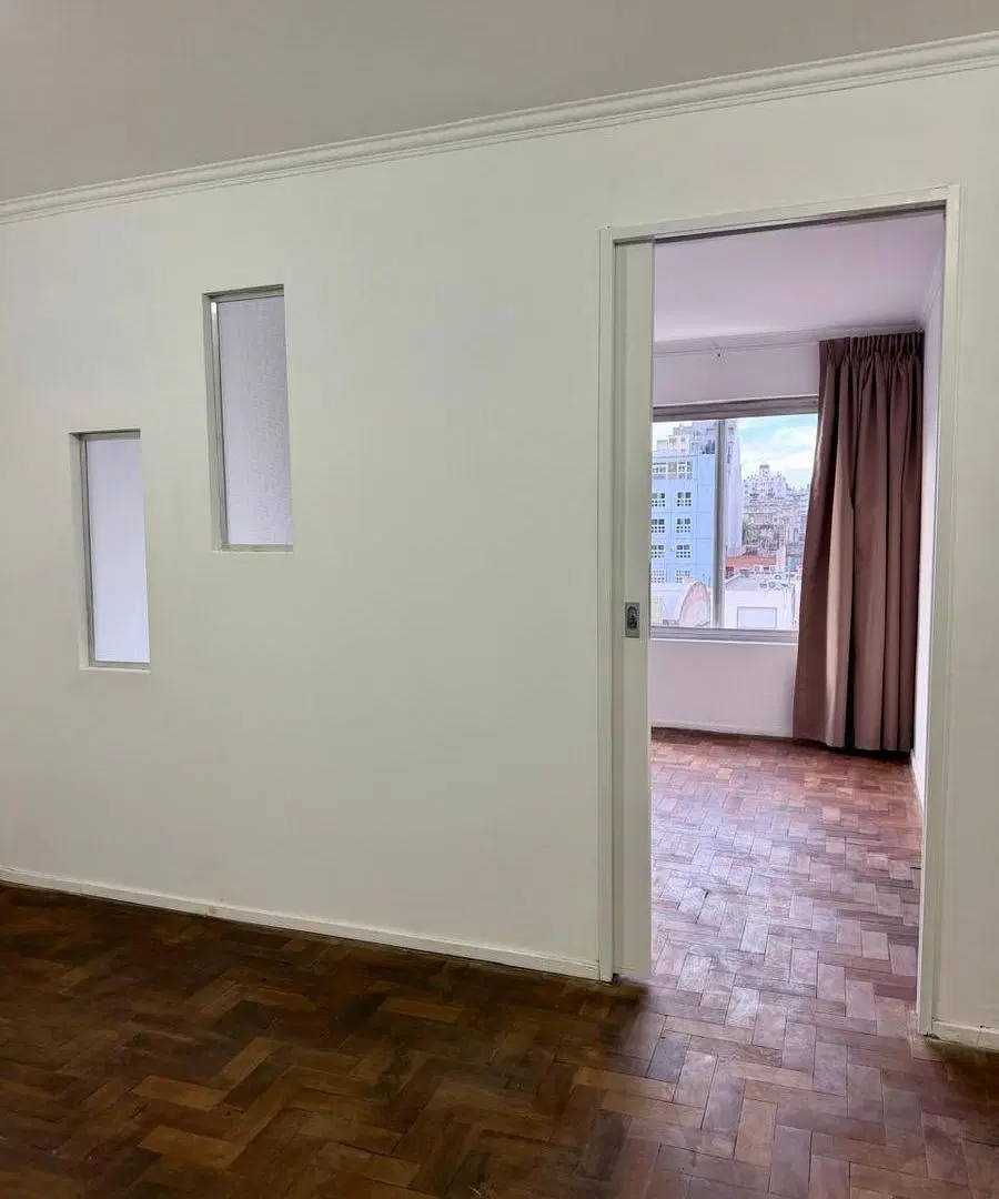 Se alquila departamento de un dormitorio en calle Caseros al 600 4