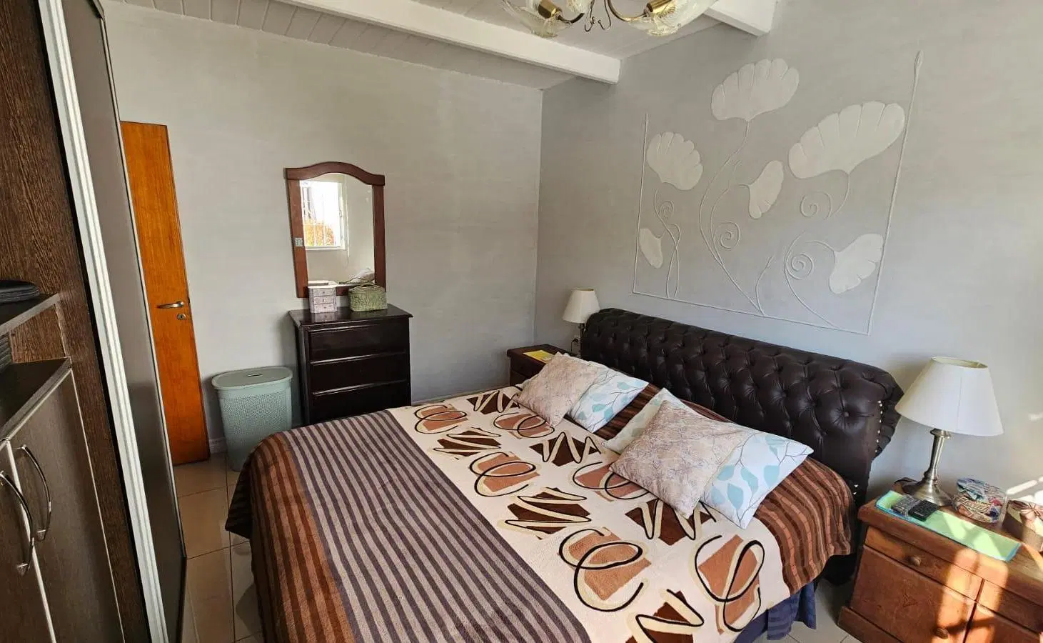 ¡HERMOSA CASA EN ALQUILER – BARRIO LAS ROSAS! Con pileta, seguridad y excelente ubicación 8