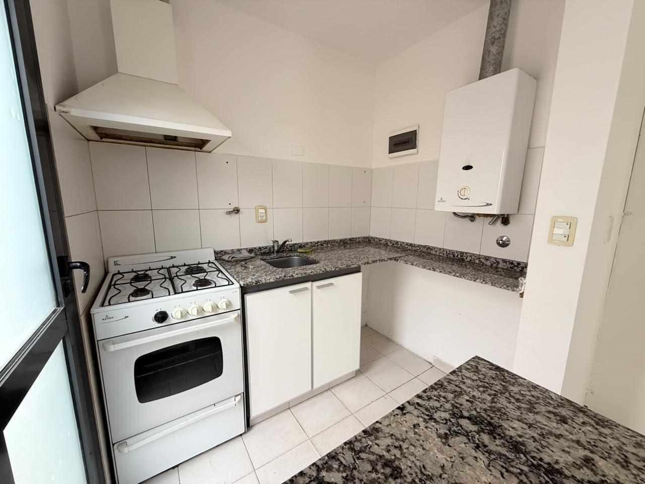 Foto de ALQUILER - DUPLEX 1 DORM - B° GRANJA DE FUNES, imagen 2