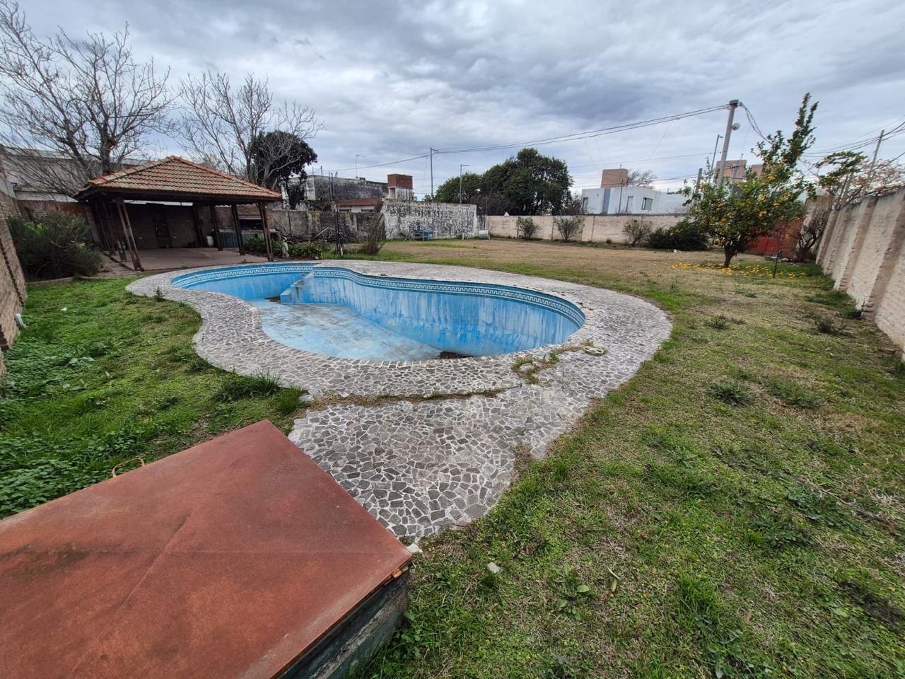 Foto de INVERSOR !! Terreno con mejoras para 3 dúplex -Granja de funes . Cba, imagen 2