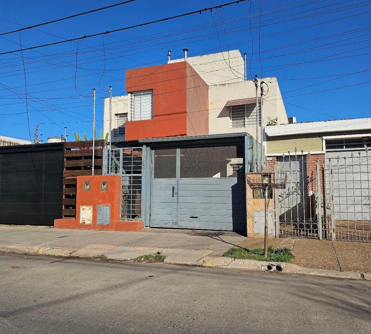 Foto de ALQUILER DÚPLEX DE 3 DORMITORIOS CÓRDOBA – Patio con asador, imagen 5