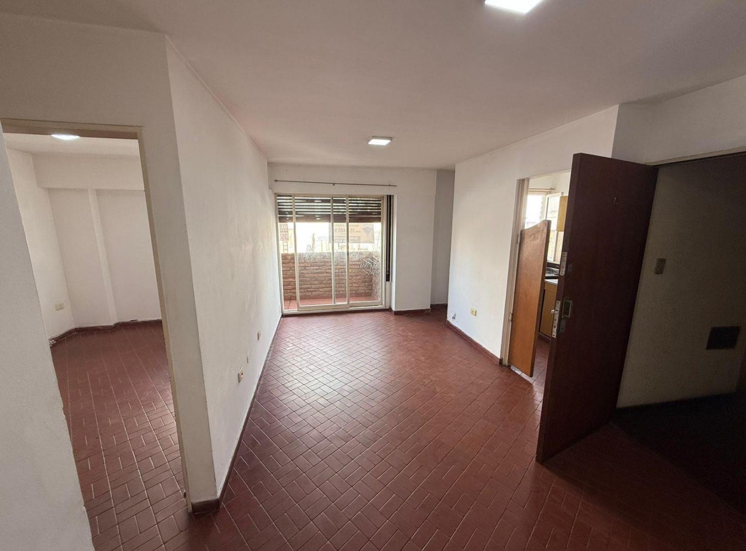 Foto de DEPARTAMENTO EN ALQUILER 1 DORM CON BALCÓN BARRIO ALBERDI, imagen 1
