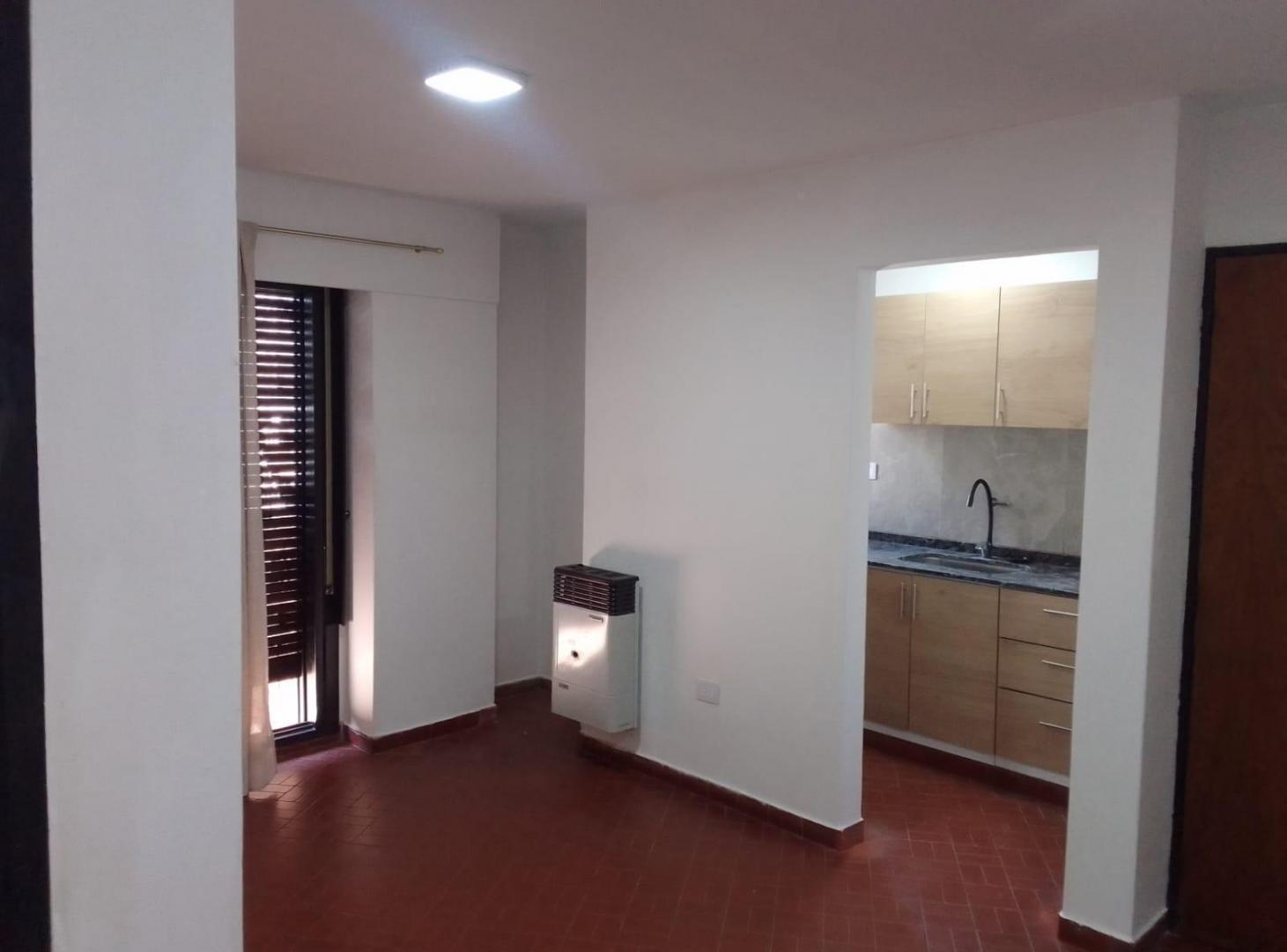 Foto de DEPARTAMENTO EN ALQUILER 1 DORM CON BALCÓN BARRIO ALBERDI, imagen 4