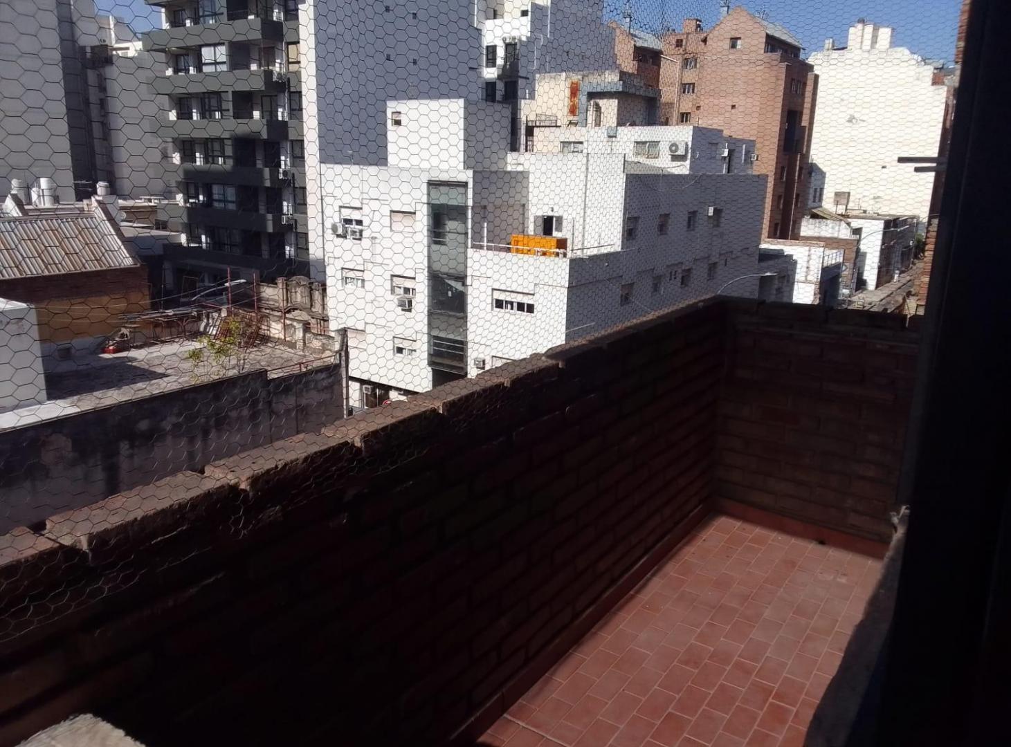 Foto de DEPARTAMENTO EN ALQUILER 1 DORM CON BALCÓN BARRIO ALBERDI, imagen 3