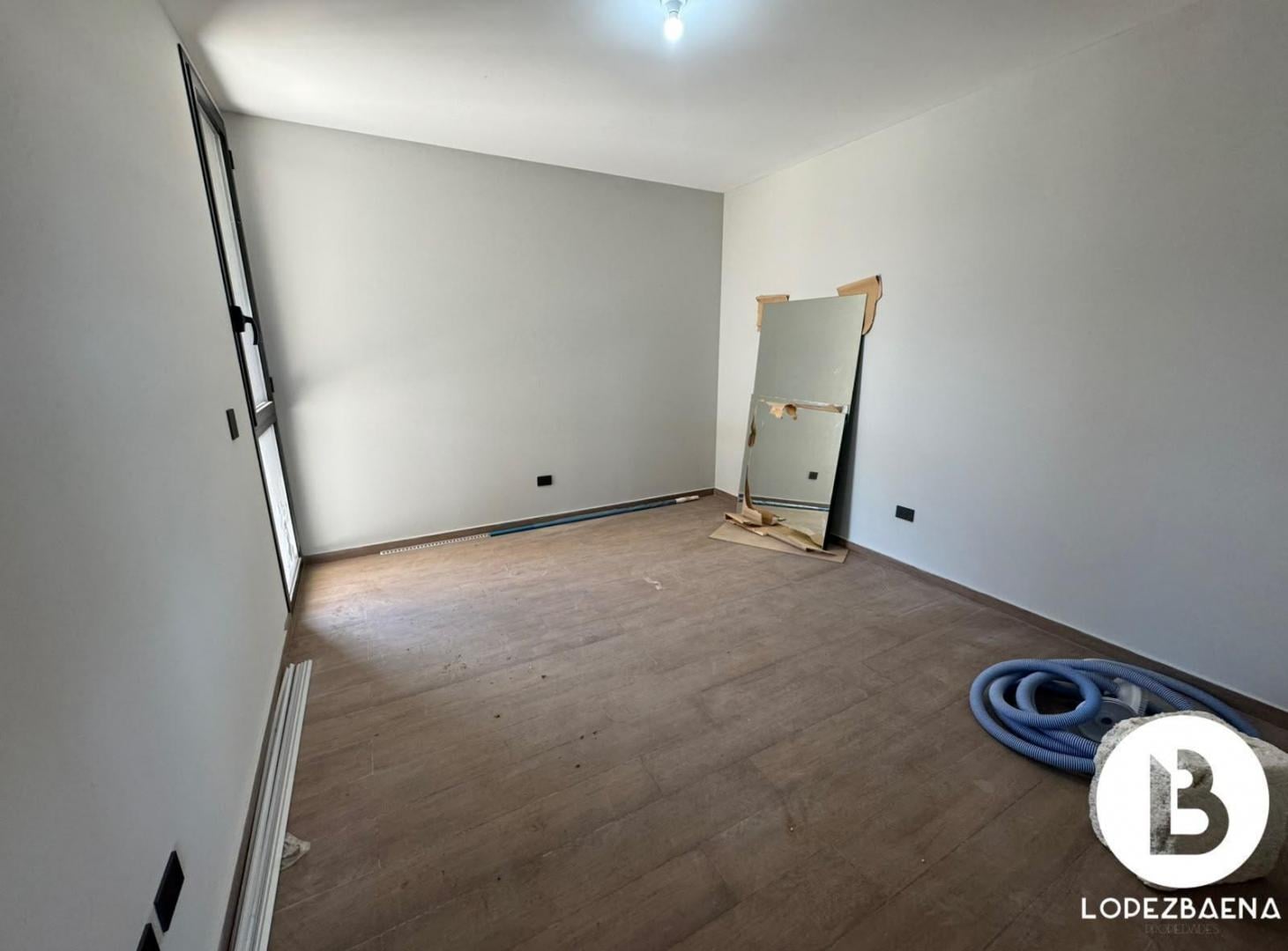 Foto de Casa de CATEGORIA a la VENTA - 4 Dormitorios - 4 Baños - Pileta, imagen 5
