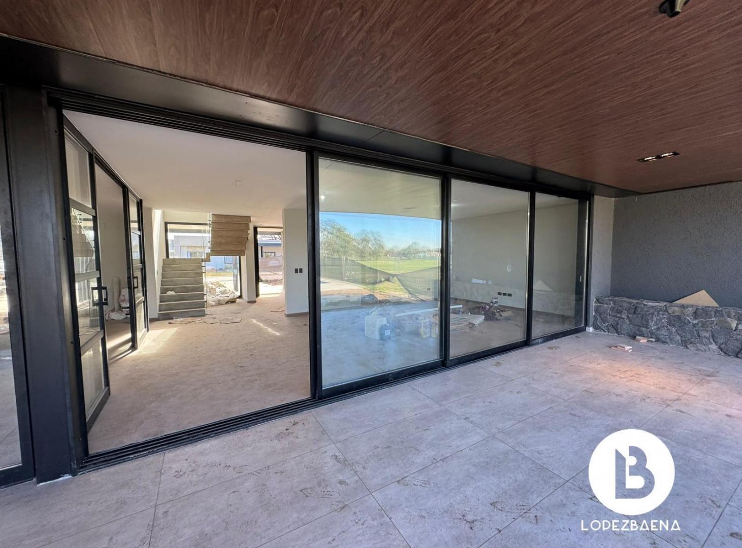 Foto de Casa de CATEGORIA a la VENTA - 4 Dormitorios - 4 Baños - Pileta, imagen 5