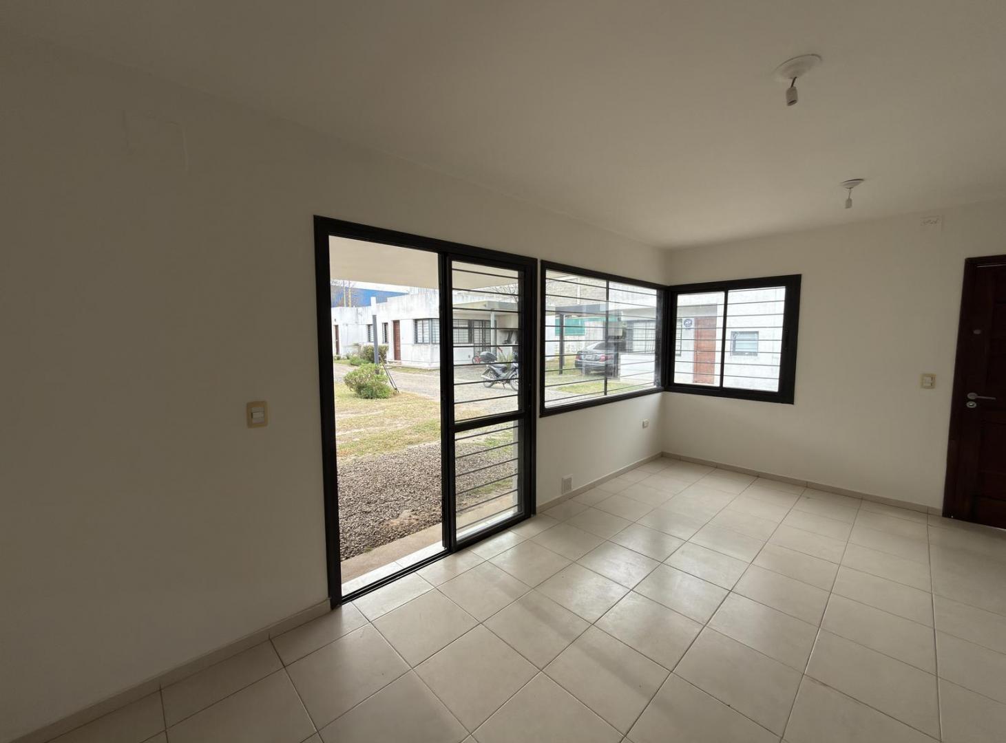 Foto de Venta Casa en Housing La Carmela 2 dormitorios a mts del VAS Villa, imagen 4