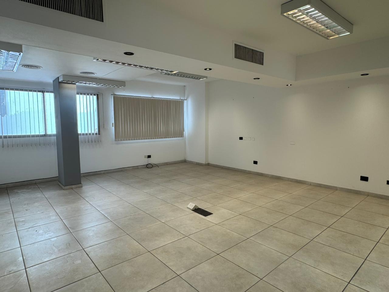 Foto de Gran oficina reciclada - Pleno Centro de Córdoba, imagen 1